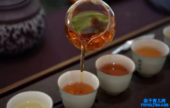  喝福鼎白茶的功效与作用是什么 喝白茶的好处和注意事项