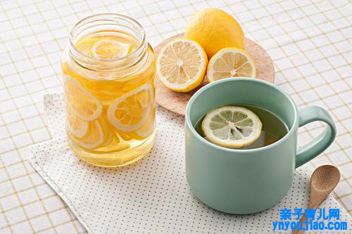  喝柠檬水有什么禁忌 白天最好不要喝柠檬水