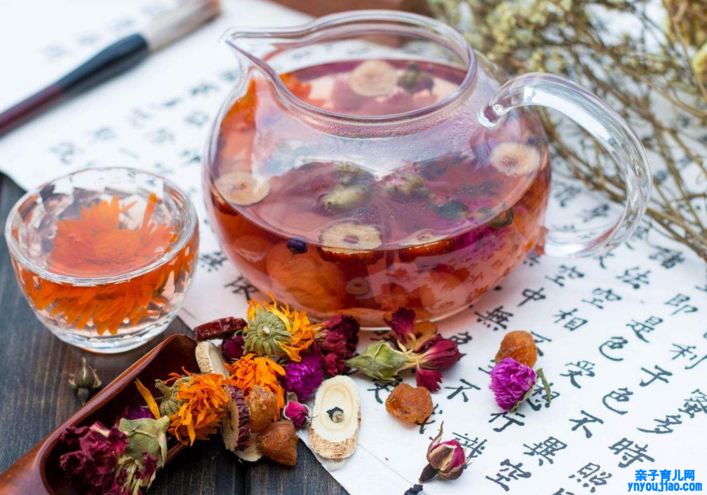 花茶搭配大全功效和作用 玫瑰花茶的这四种组合好喝又健康