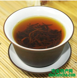  红茶正山小种的功效 胃痛可以喝红茶吗 有什么要注意的吗