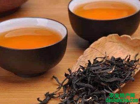  冬天喝红茶有什么好处 喝红茶有抗癌和消炎杀菌的作用 红茶的5大功效