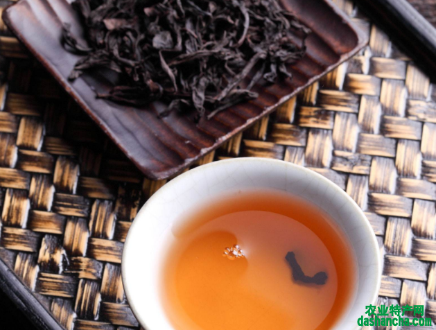  古树红茶的冲泡方法 古树红茶的作用 古树红茶是什么样的