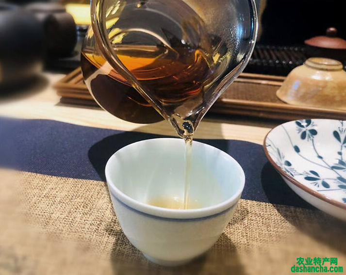  生姜和普洱茶一块煮的功效 陈年普洱茶最健脾养胃的食用方法