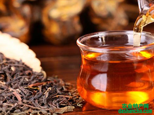  信阳红茶的功效与作用 喝信阳红茶的好处 信阳红能抗氧化和抗衰老