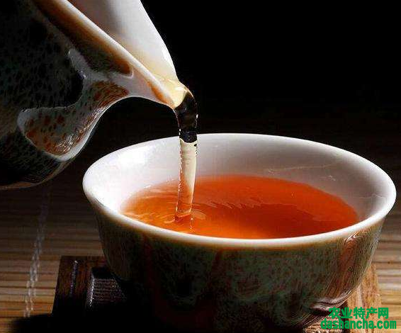  女人喝红茶有什么好处和功效吗 喝红茶能补血补钙吗