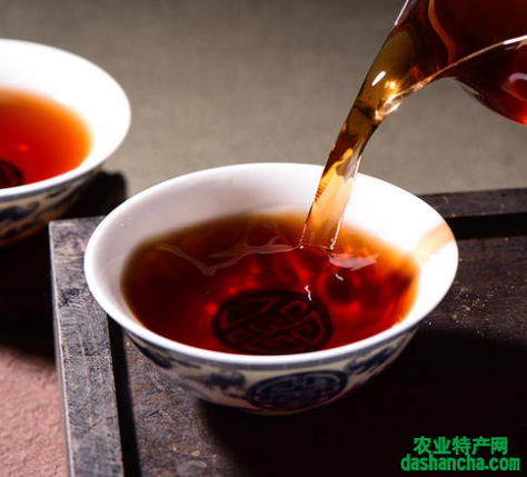  男人喝红茶的好处与缺点 红茶有什么功效与作用 红茶的副作用