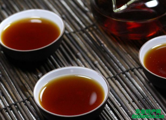  冬天喝红茶有什么好处 红茶的作用好功效 红茶能养胃护胃吗
