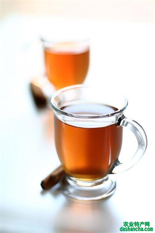  喝黑茶的好处和坏处 长期喝黑茶的功效与作用是什么