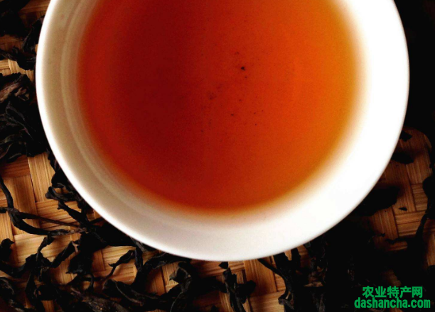  喝大红袍能减肥吗 长期饮用乌龙茶的好处
