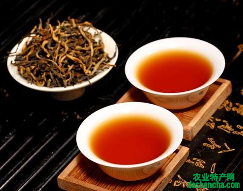  喝普洱茶的好处 普洱茶的副作用 一次冲调多少普洱茶适合