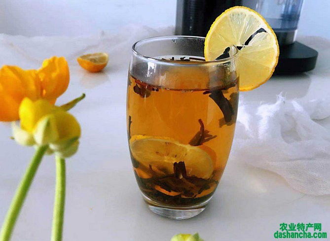  红茶柠檬有什么功效 柠檬和红茶一起泡水喝有什么效果