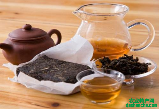  喝黑茶排毒反应症状有哪些 喝黑茶排毒有什么症状