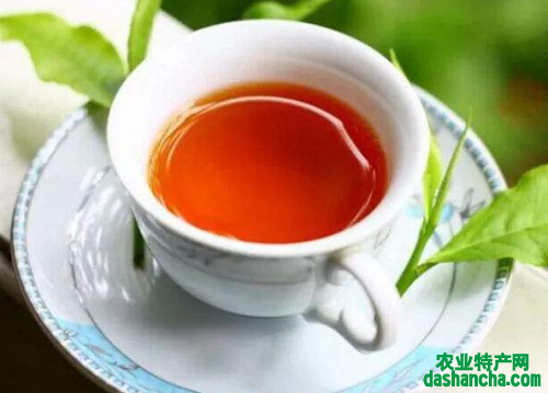  大红袍茶叶是红茶吗 属于红茶吗 大红袍的特点介绍